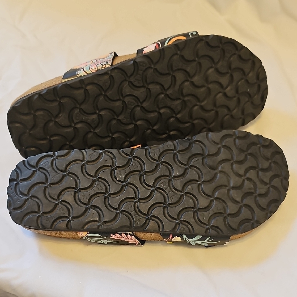 Floral Patterned Women's Sandals - Picture 7 of 7